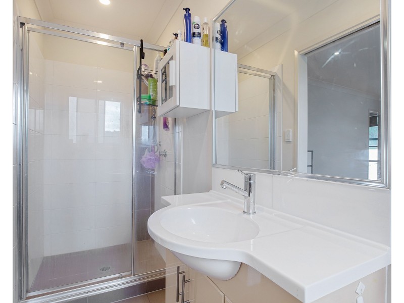 1/8 Mugello Avenue, Oxenford QLD 4210