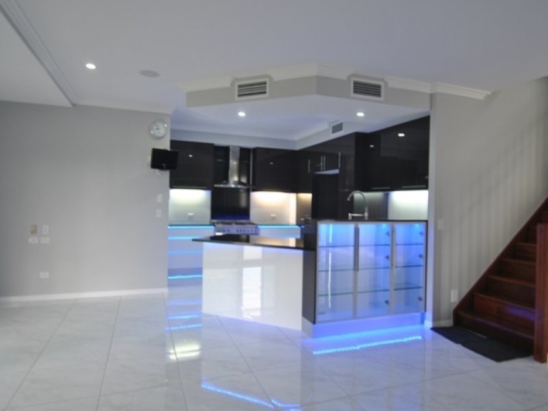 39 Rhodium Crescent, Hope Island QLD 4212