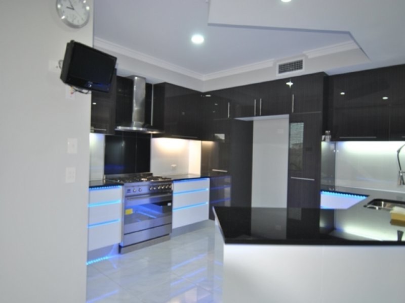 39 Rhodium Crescent, Hope Island QLD 4212