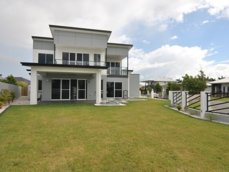 39 Rhodium Crescent, Hope Island QLD 4212