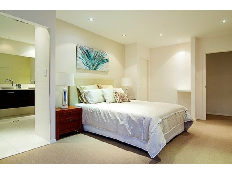 27 Elusive Lane, Coomera Waters QLD 4209