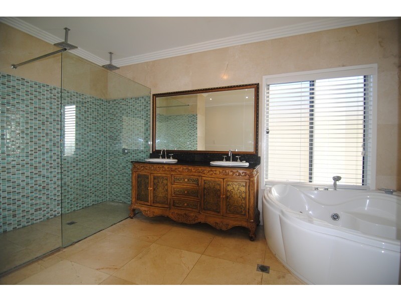 72 Graywillow Boulevard, Oxenford QLD 4210