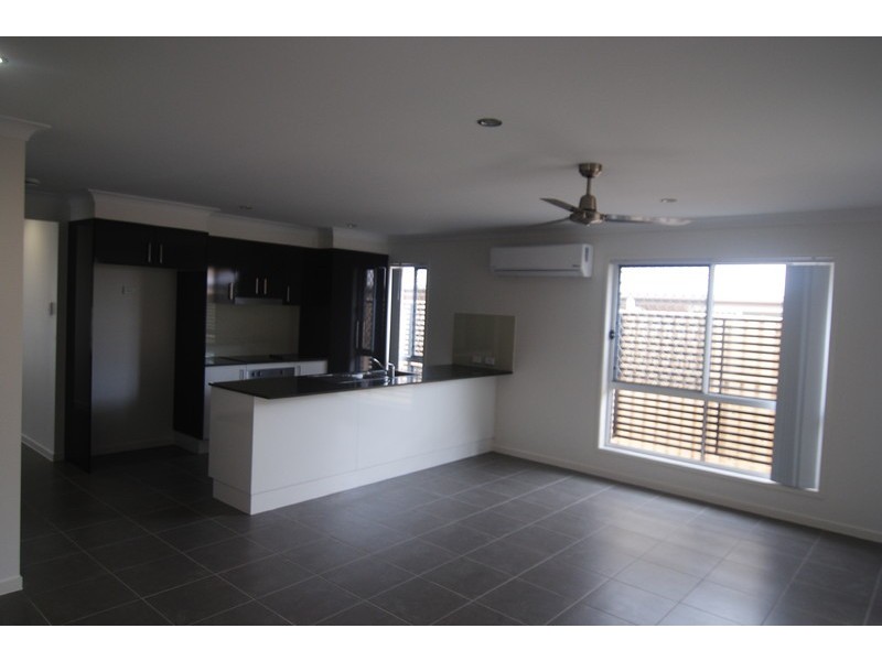 32 Charles Avenue, Pimpama QLD 4209