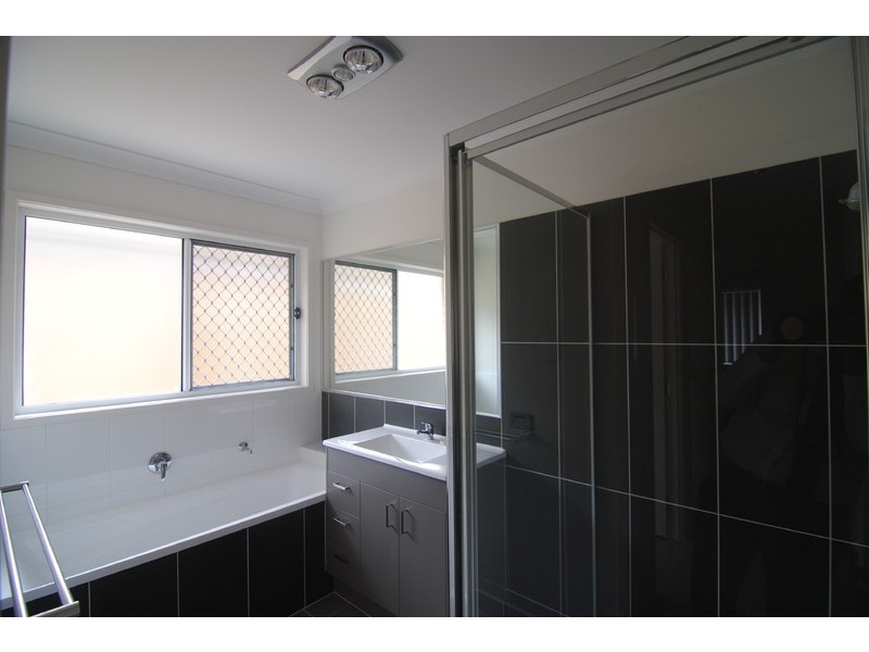 32 Charles Avenue, Pimpama QLD 4209