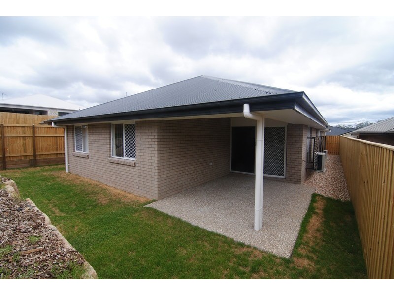 32 Charles Avenue, Pimpama QLD 4209