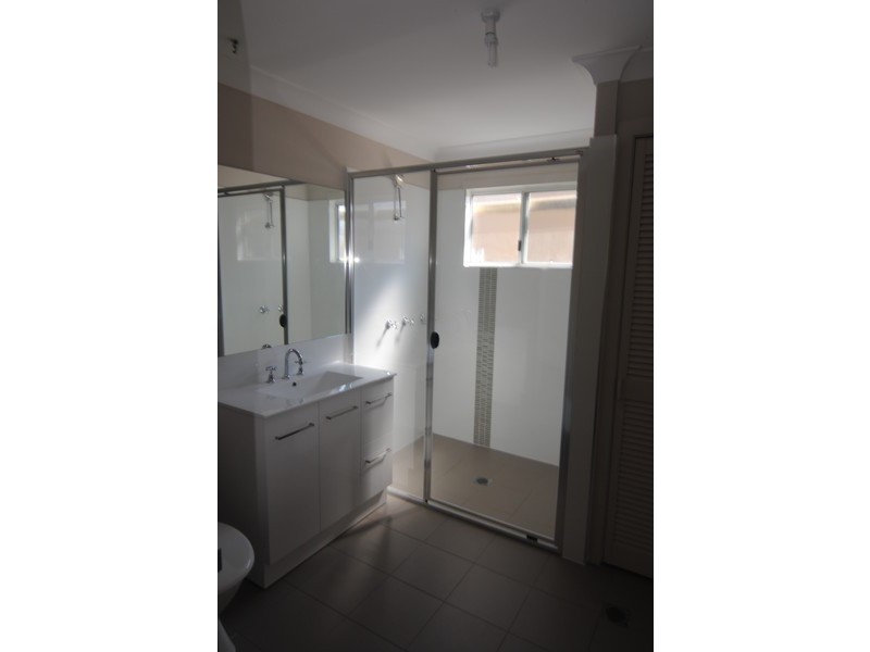 37 Tooraneedin Road, Coomera QLD 4209