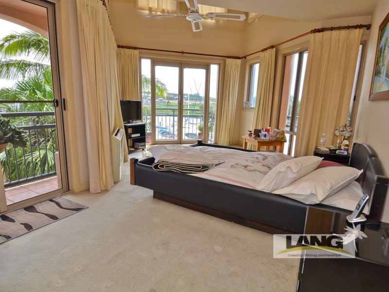 Hope Island QLD 4212