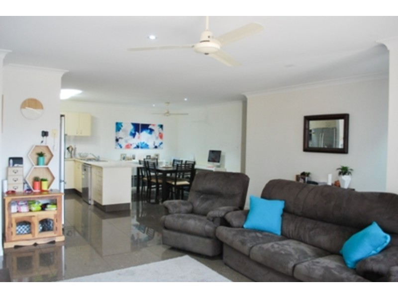 2/16 Redstart Street, Upper Coomera QLD 4209