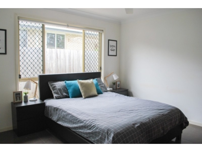2/16 Redstart Street, Upper Coomera QLD 4209