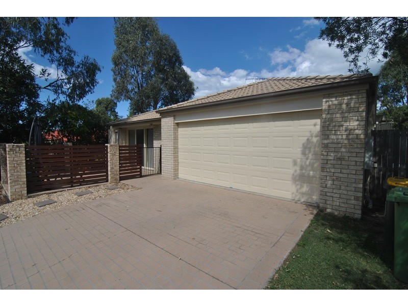 2/16 Redstart Street, Upper Coomera QLD 4209