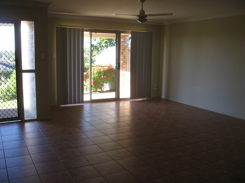 1/9 Old Kent Road, Upper Coomera QLD 4209