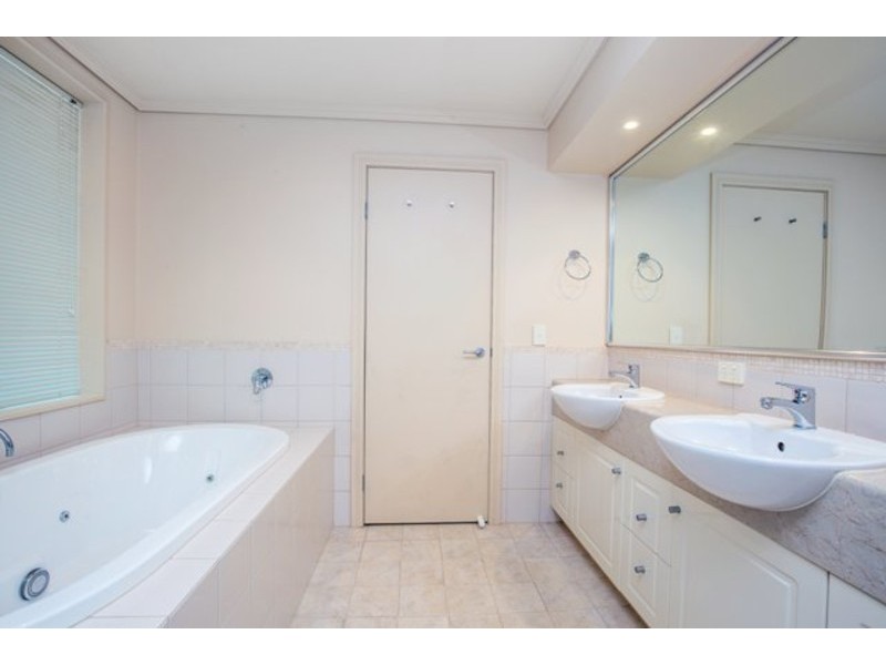 Coomera Waters QLD 4209