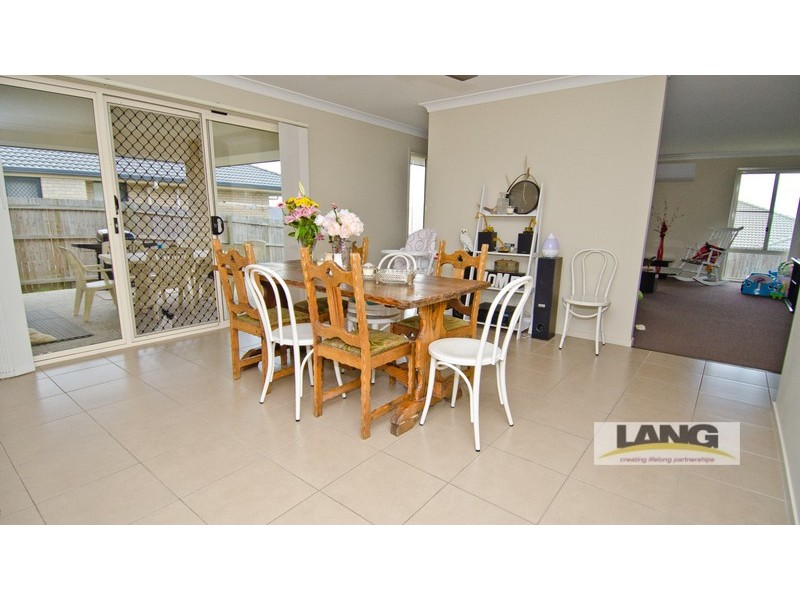 Regents Park QLD 4118