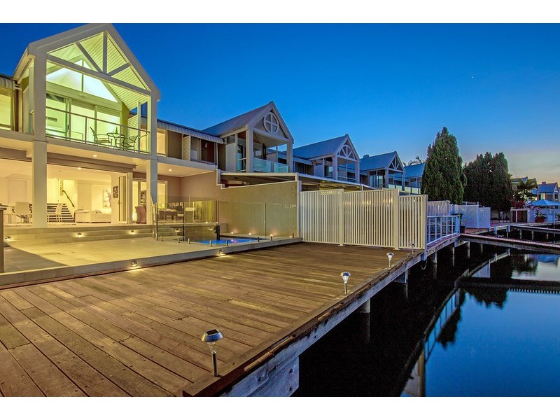 Hope Island QLD 4212