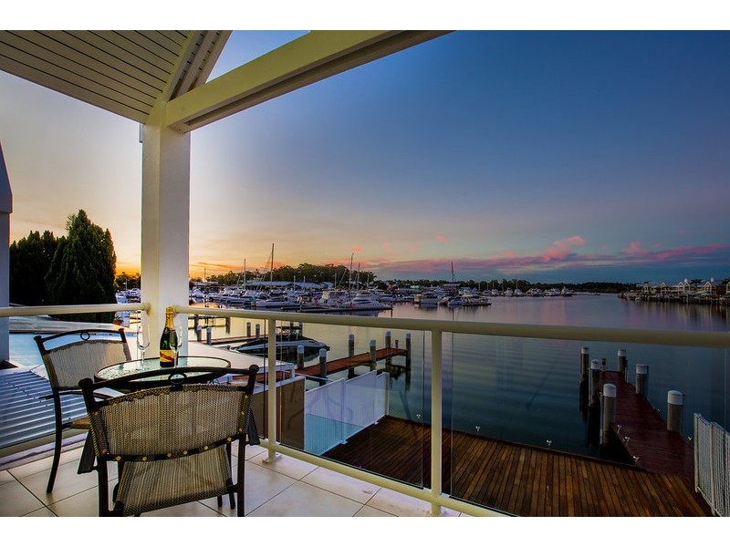 Hope Island QLD 4212