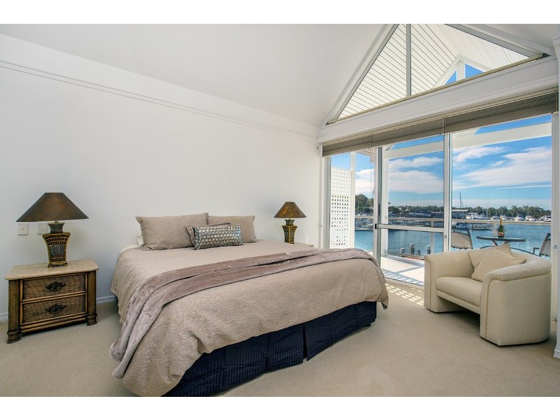 Hope Island QLD 4212