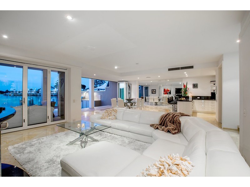 Hope Island QLD 4212