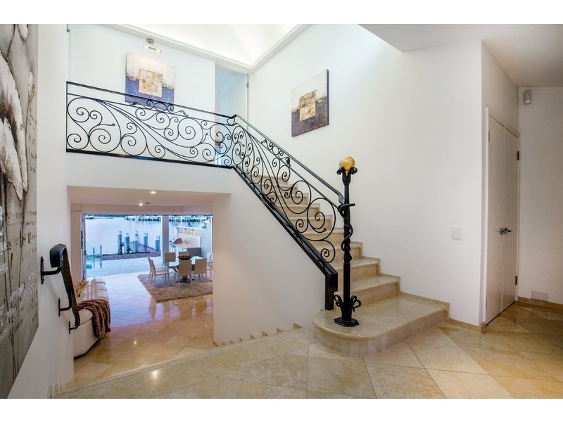 Hope Island QLD 4212