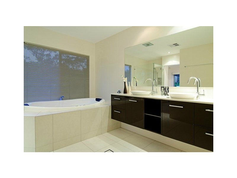 Coomera Waters QLD 4209