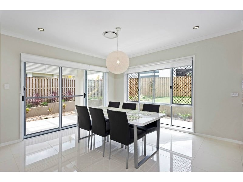 8 Cherry Court, Coomera QLD 4209