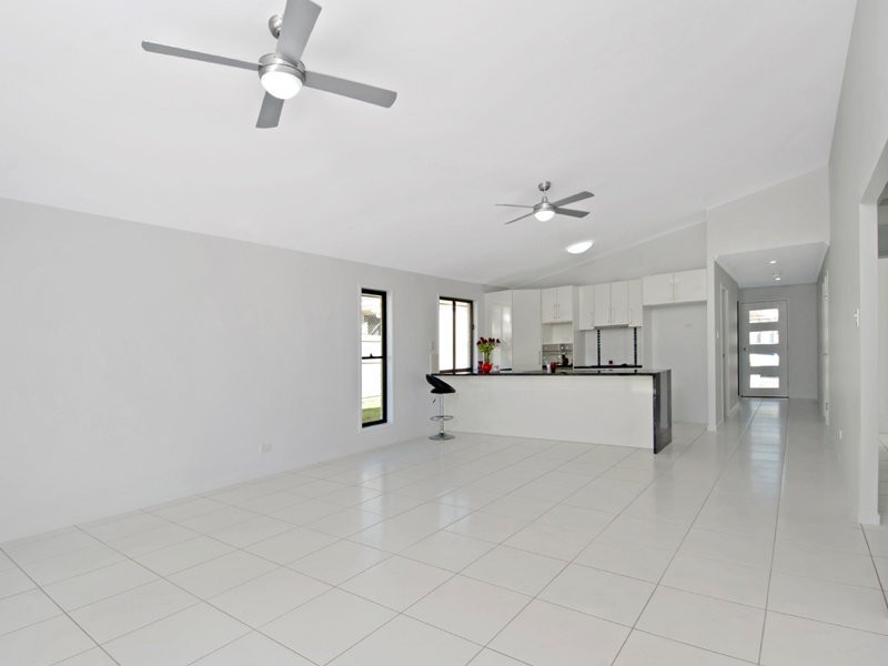 18 Sunrise Terrace, Little Mountain QLD 4551