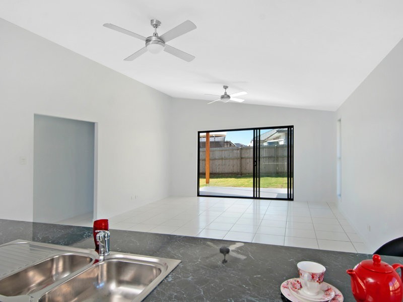 18 Sunrise Terrace, Little Mountain QLD 4551