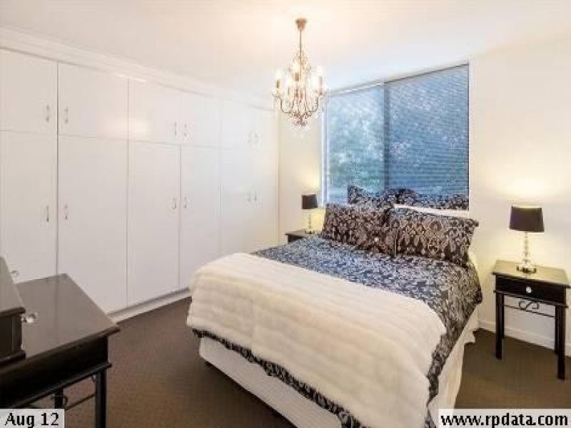 2/35 Lower Gay Terrace, Kings Beach QLD 4551