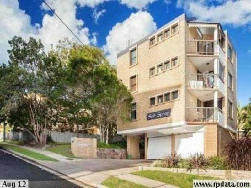 2/35 Lower Gay Terrace, Kings Beach QLD 4551