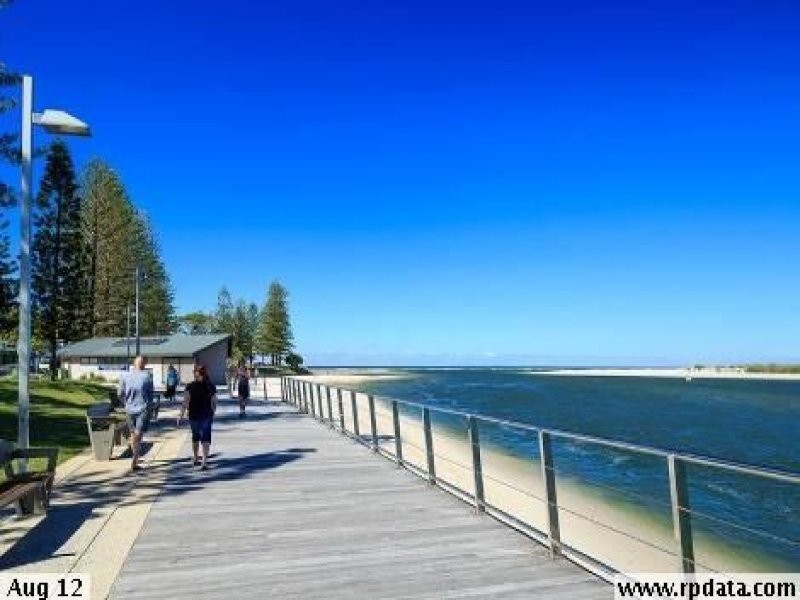 2/35 Lower Gay Terrace, Kings Beach QLD 4551