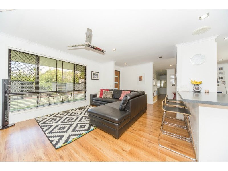 1 Tambo Crt, Helensvale QLD 4212