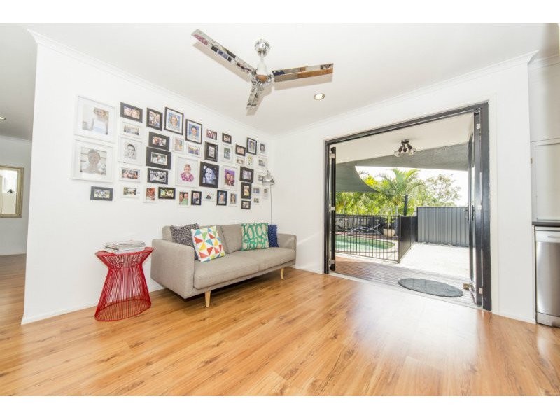 1 Tambo Crt, Helensvale QLD 4212