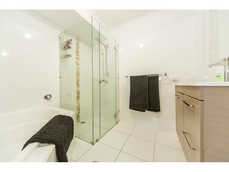 1 Tambo Crt, Helensvale QLD 4212