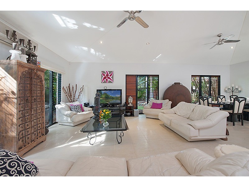 35 Waterside Ct, Noosaville QLD 4566