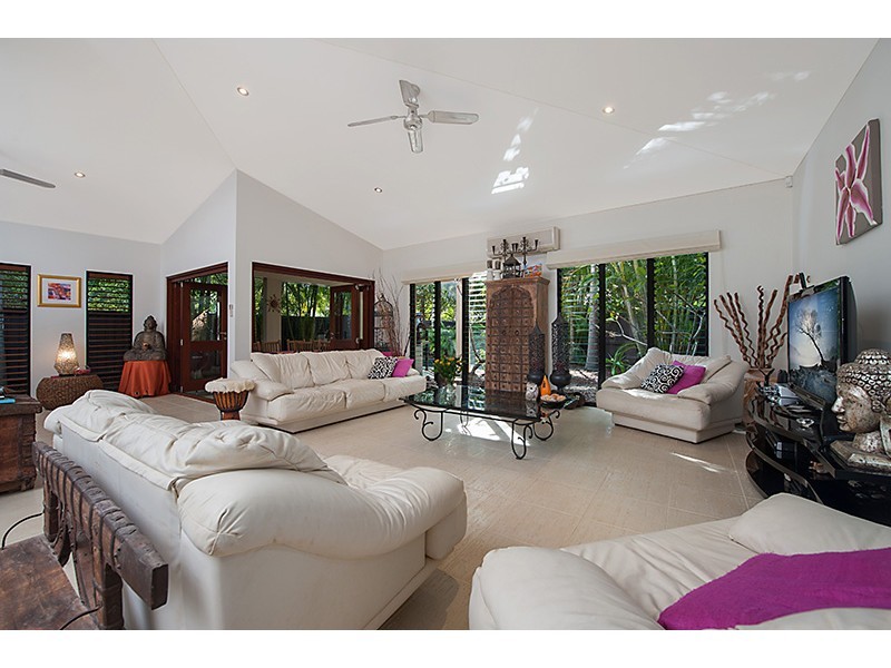 35 Waterside Ct, Noosaville QLD 4566