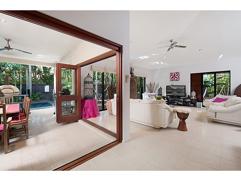 35 Waterside Ct, Noosaville QLD 4566