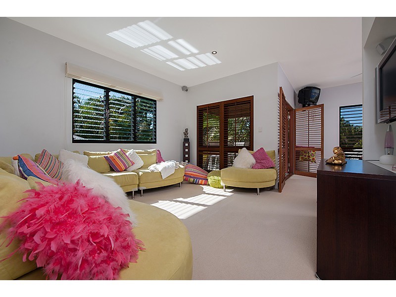 35 Waterside Ct, Noosaville QLD 4566