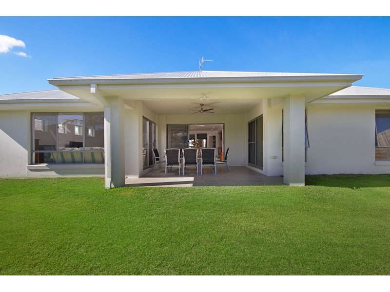 6 Waterville Way, Peregian Springs QLD 4573
