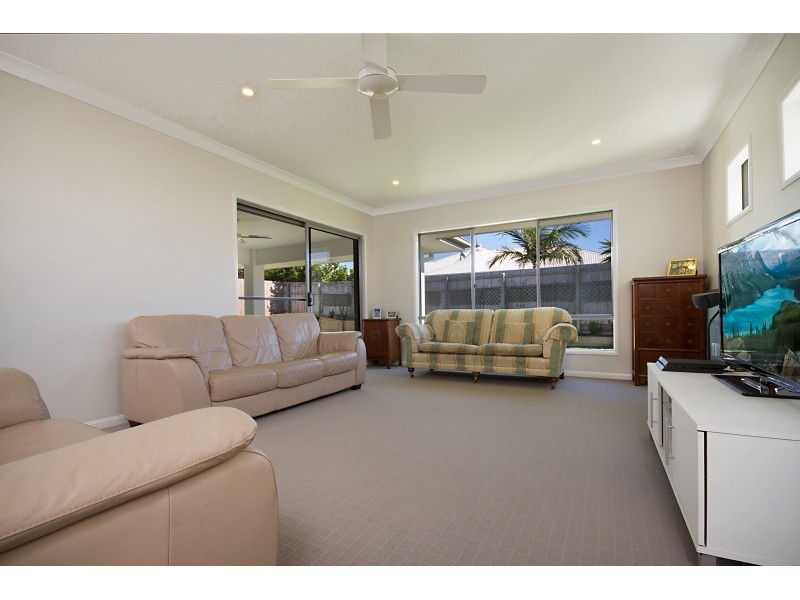 6 Waterville Way, Peregian Springs QLD 4573