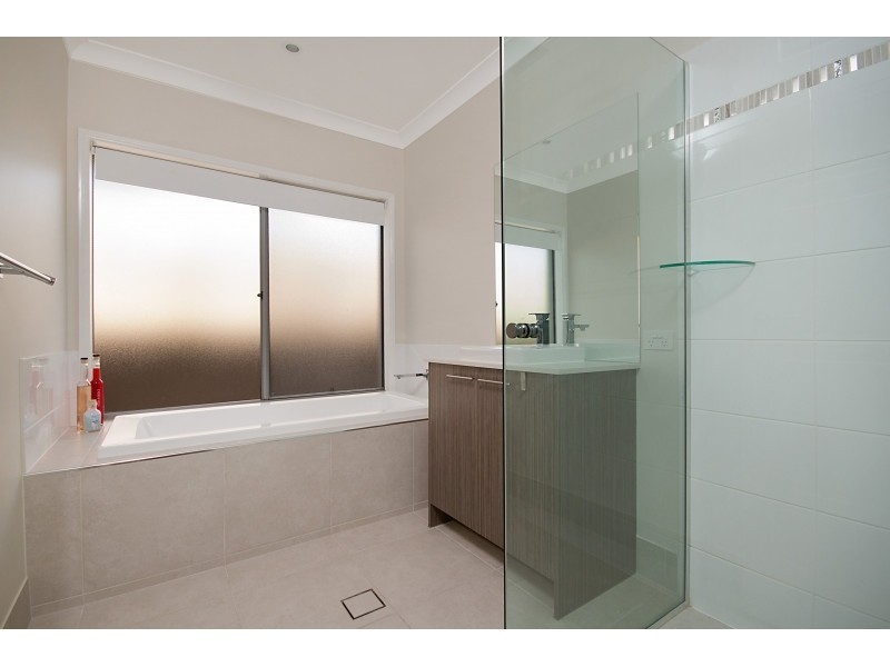 6 Waterville Way, Peregian Springs QLD 4573