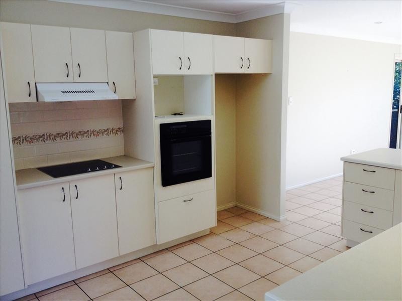 8 Dunstan Court, Noosaville QLD 4566