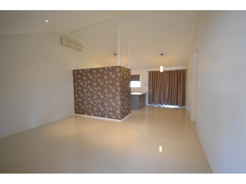 20 Banks Cres, Wynnum West QLD 4178