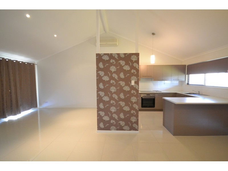 20 Banks Cres, Wynnum West QLD 4178