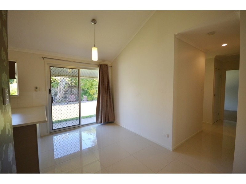 20 Banks Cres, Wynnum West QLD 4178