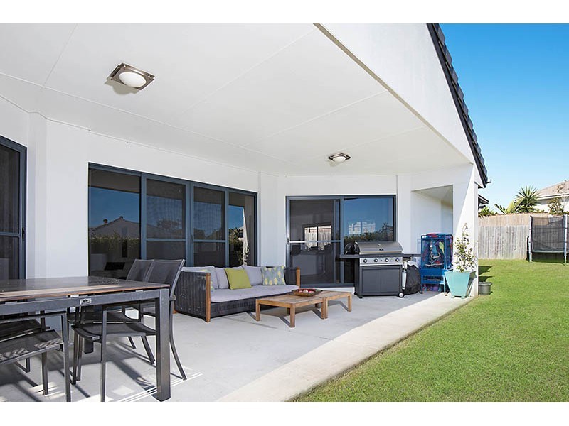 6 Adare Close, Peregian Springs QLD 4573