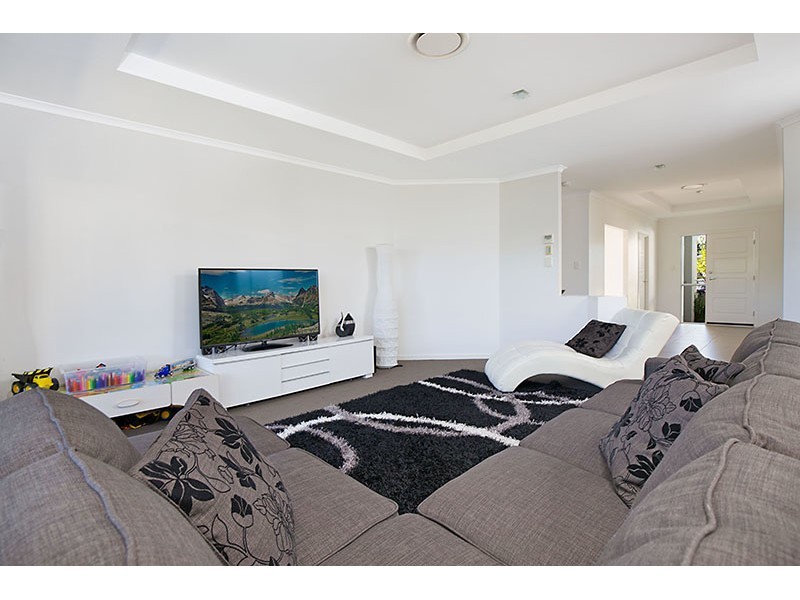 6 Adare Close, Peregian Springs QLD 4573