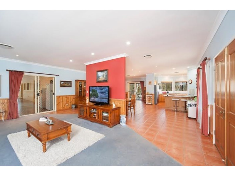 2 Dalkeith Street, Nanango QLD 4615