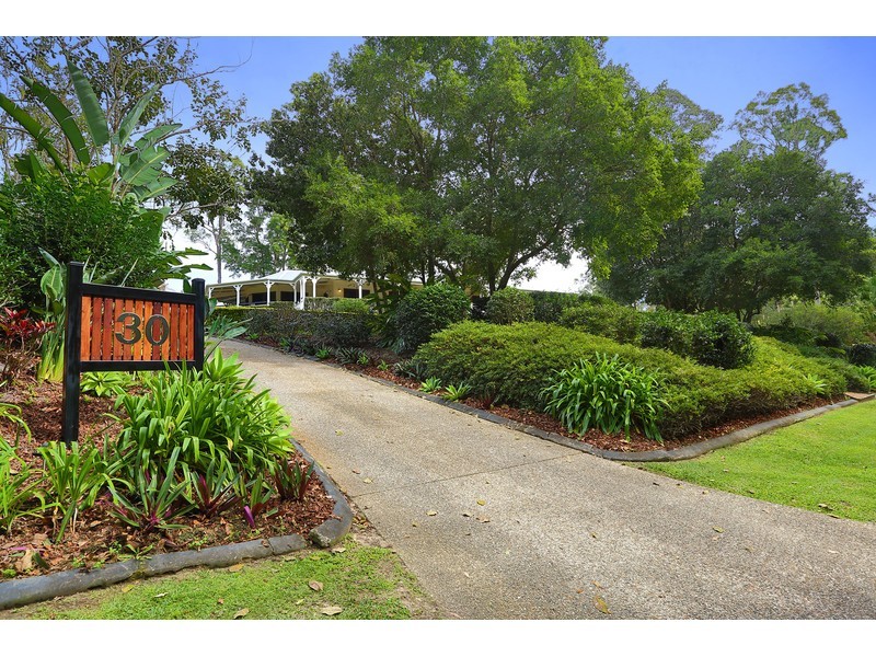 30 Shady Grove, Tanawha QLD 4556
