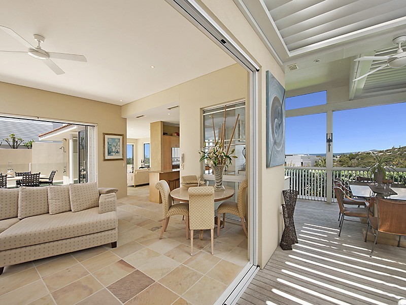 6 Kiamba Ct, Sunshine Beach QLD 4567