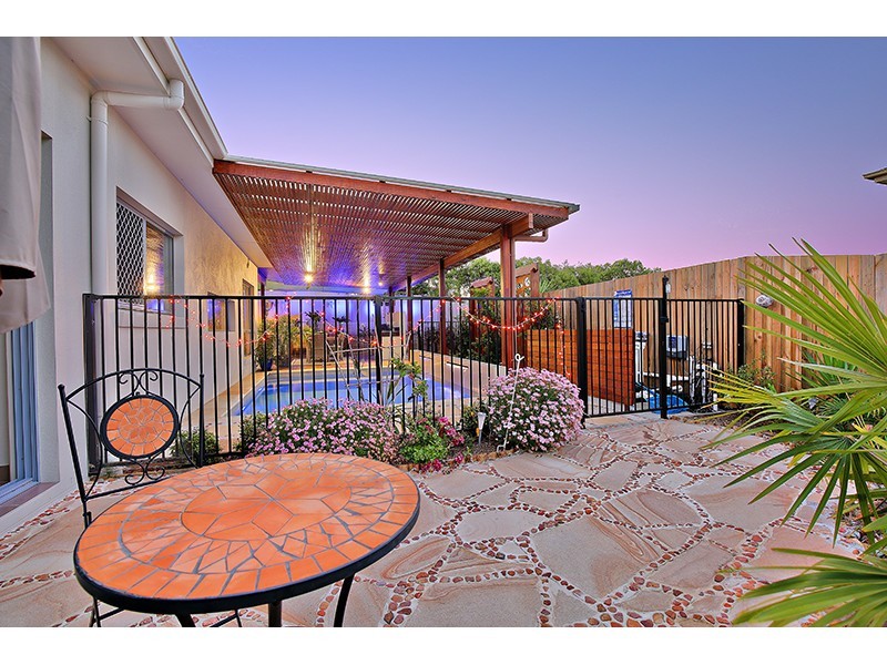 18 Honeyeater Crescent, Peregian Springs QLD 4573