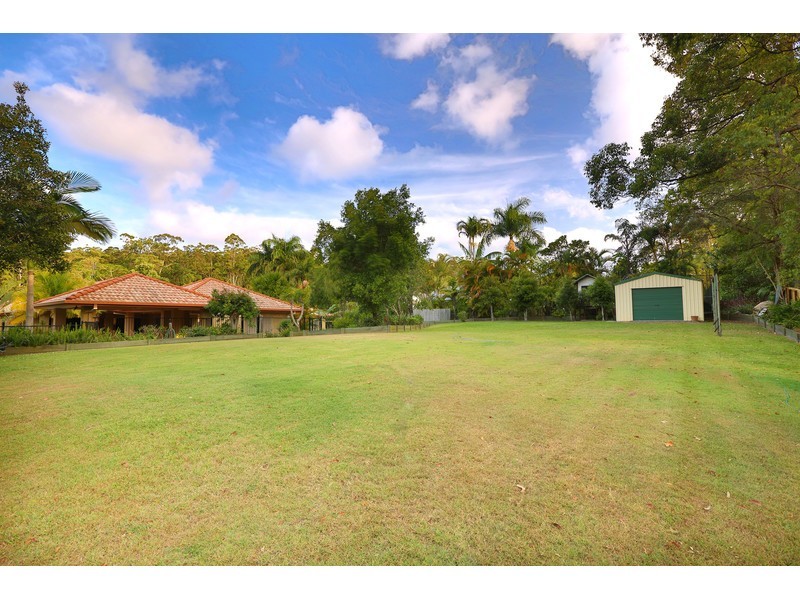 8 Shady Grove, Tanawha QLD 4556